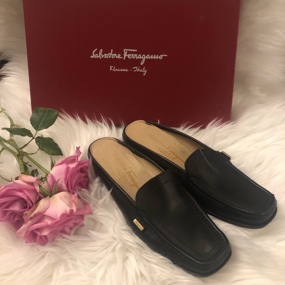 Salvatore Ferragamo women’s flat mule shoes - Picture 1 of 5